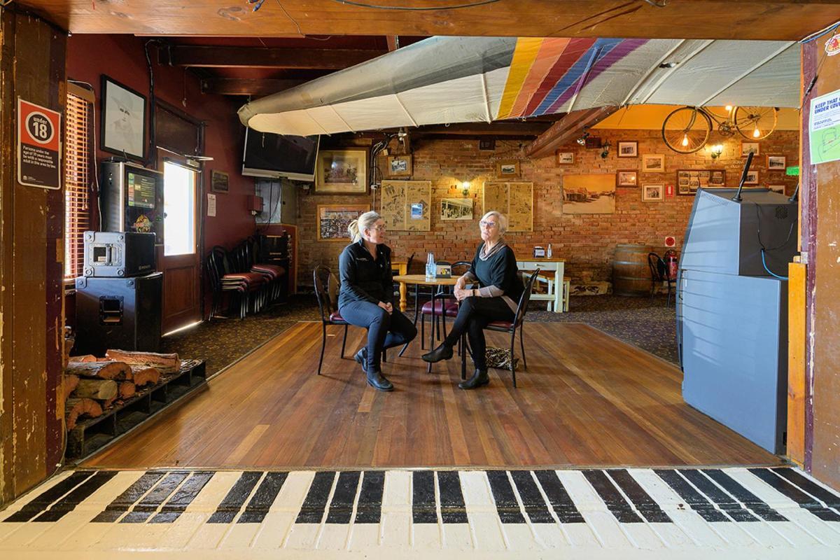 Prince Of Wales Hotel Gulgong Εξωτερικό φωτογραφία